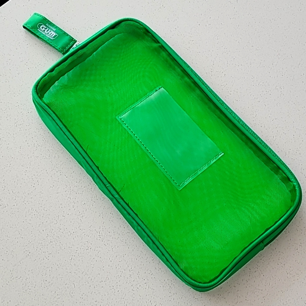 *3/$20 Closet Clearout* NWOT - Gum mesh toiletry pouch
